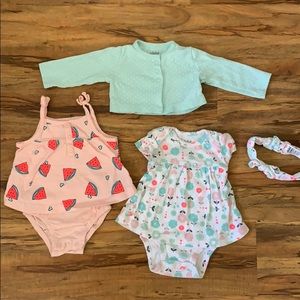 👶🏻4 piece matching set Rompers and sweater